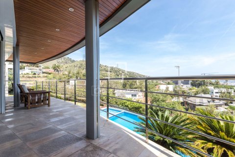 Villa till salu i Esplugues de Llobregat, Barcelona, Spanien 8 sovrum, 826 kvm. Nr. 150918 - foto 9