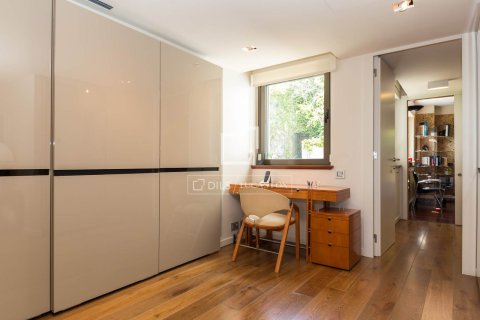 Villa till salu i Esplugues de Llobregat, Barcelona, Spanien 8 sovrum, 826 kvm. Nr. 150918 - foto 26