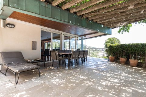 Villa till salu i Esplugues de Llobregat, Barcelona, Spanien 8 sovrum, 826 kvm. Nr. 150918 - foto 18