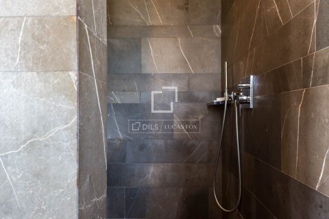 Villa till salu i Esplugues de Llobregat, Barcelona, Spanien 8 sovrum, 826 kvm. Nr. 150918 - foto 29