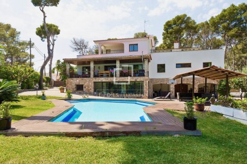 Huvila myytävänä Castelldefels, Barcelona, Espanja, 6 makuuhuonetta, 719 m2 No. 150917 - kuva 4