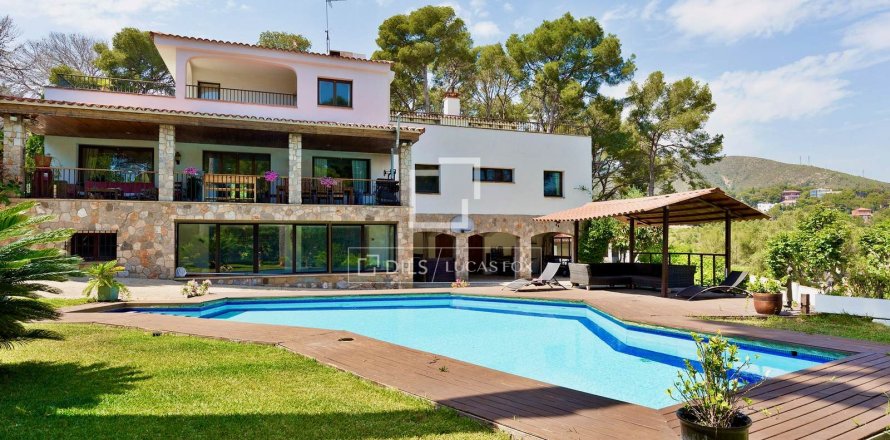 Huvila Castelldefels, Barcelona, Espanja 6 makuuhuonetta, 719 m2 No. 150917