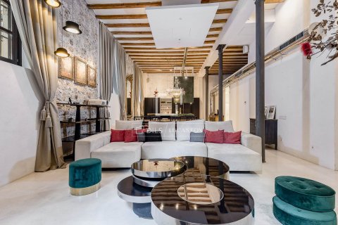 Apartament w Barcelona, Hiszpania 2 sypialnie, 292 mkw. nr 150921 – zdjęcie 3