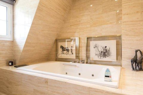 Willa w Esplugues de Llobregat, Barcelona, Hiszpania 5 sypialni, 425 mkw. nr 150916 – zdjęcie 17