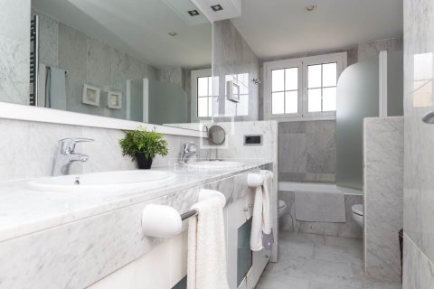 Willa w Esplugues de Llobregat, Barcelona, Hiszpania 5 sypialni, 425 mkw. nr 150916 – zdjęcie 16