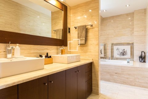 Willa w Esplugues de Llobregat, Barcelona, Hiszpania 5 sypialni, 425 mkw. nr 150916 – zdjęcie 20