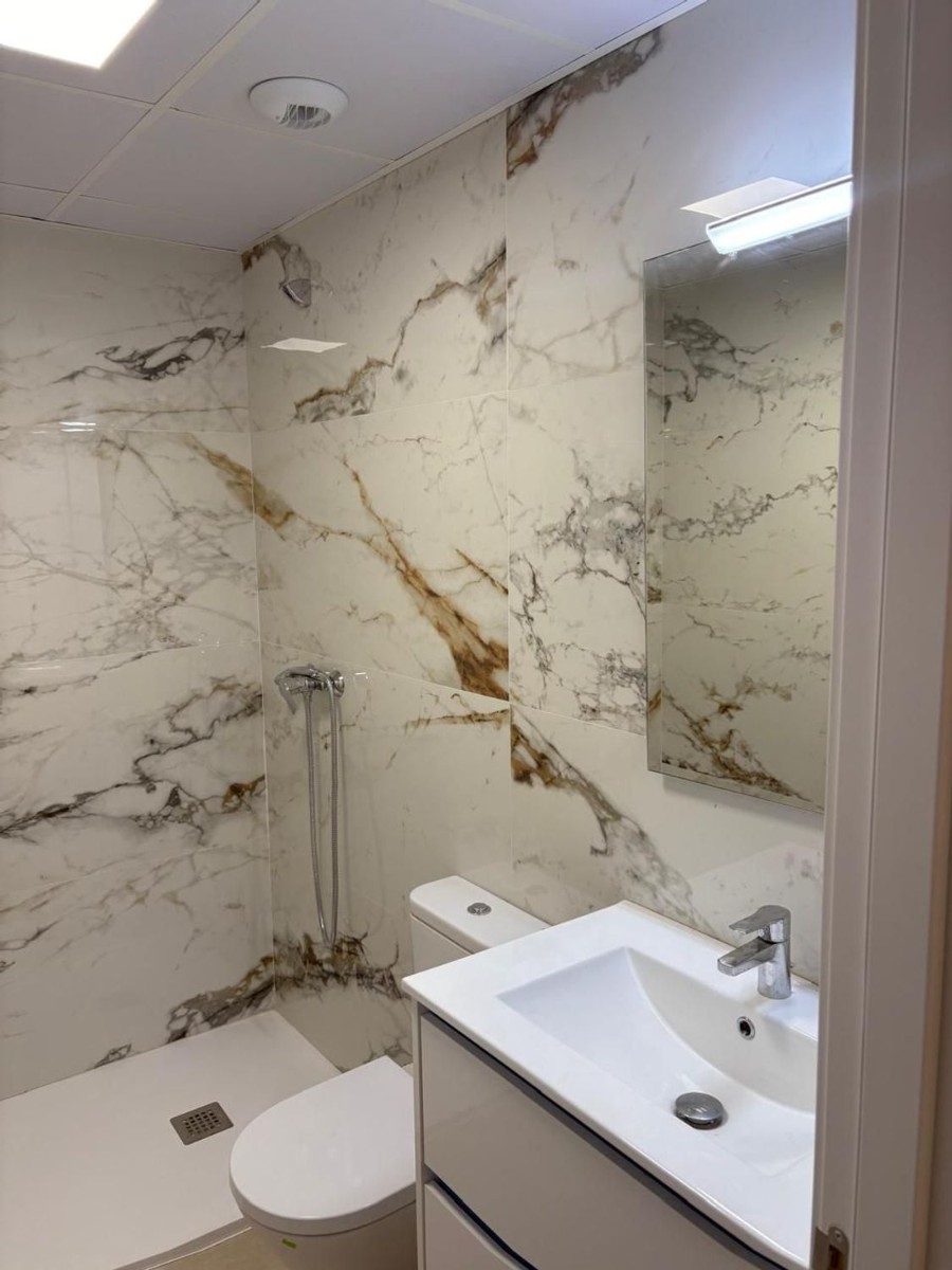Apartamento en Torrevieja, Alicante, España 1 dormitorio, 60 m2 No. 183406