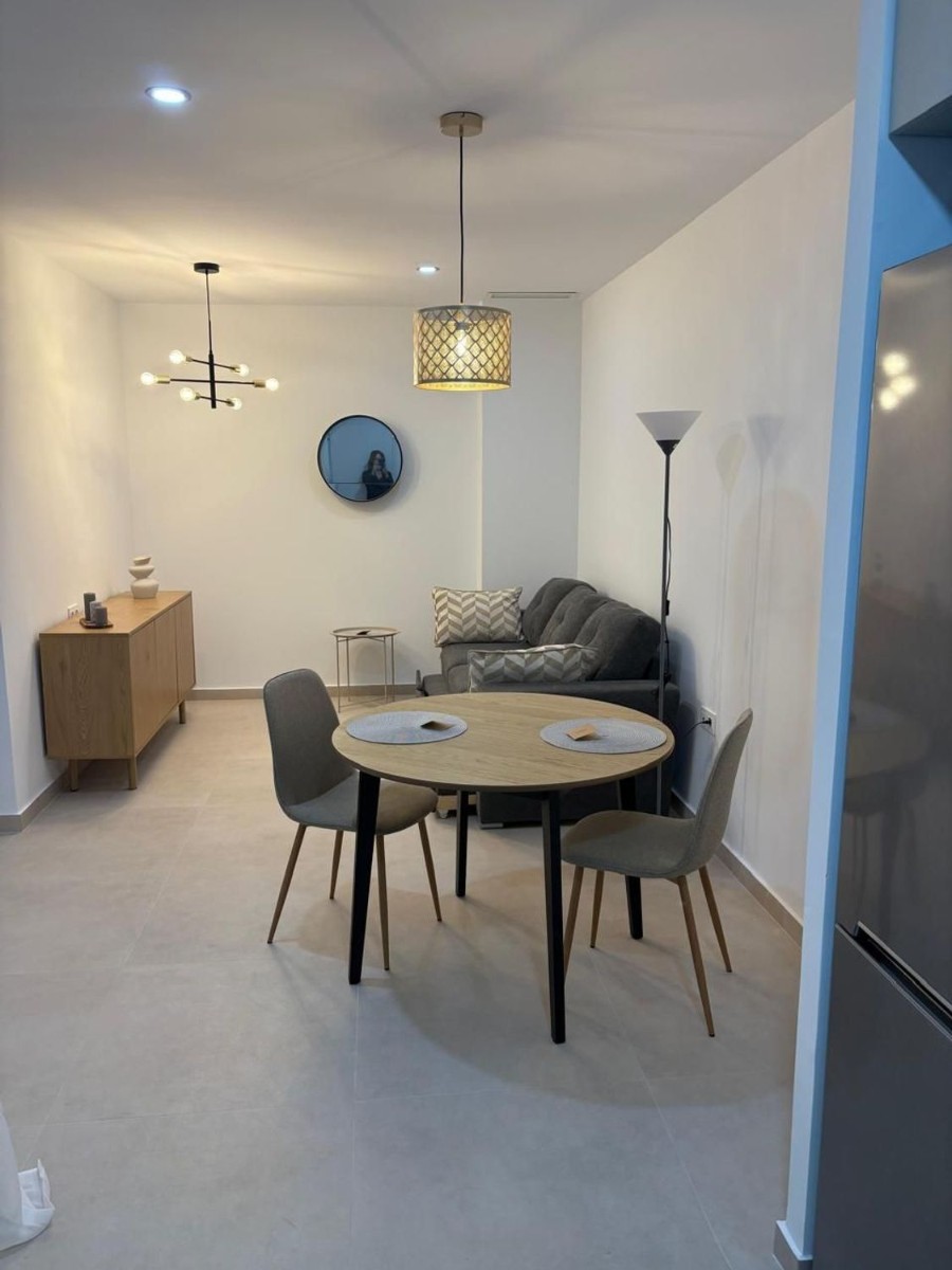 Apartamento en Torrevieja, Alicante, España 1 dormitorio, 60 m2 No. 183406