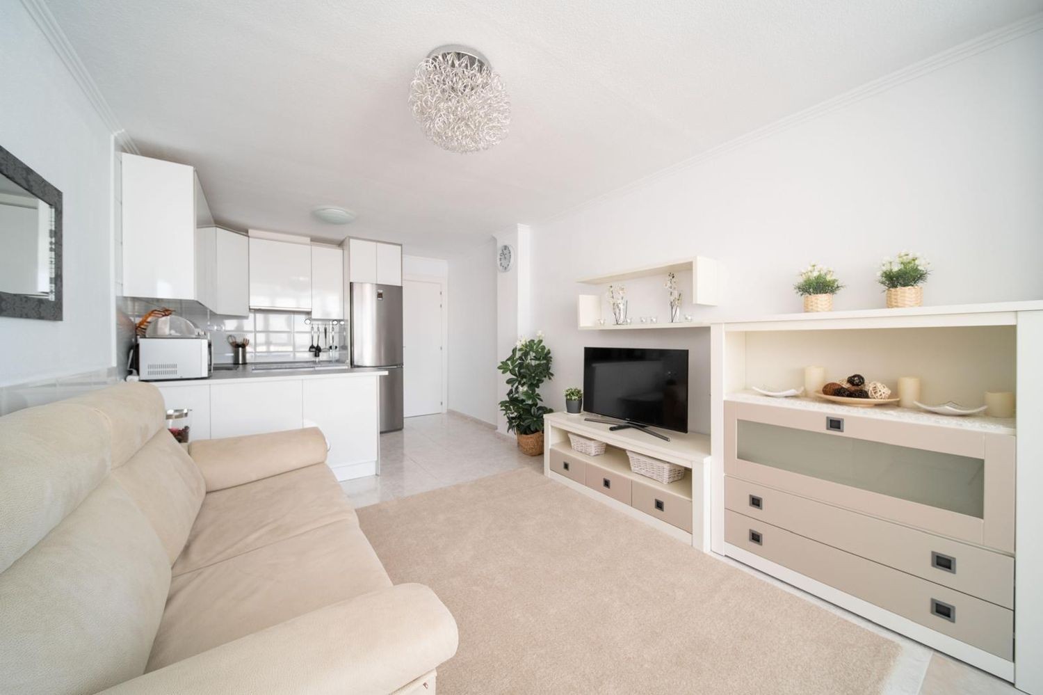 Apartamento en Torrevieja, Alicante, España 1 dormitorio, 66 m2 No. 183404