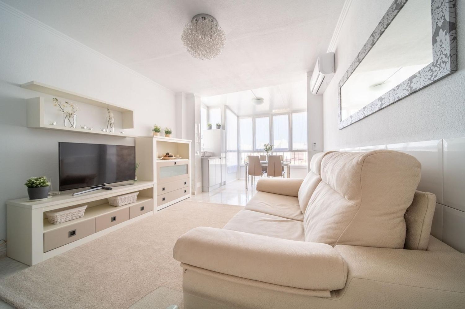 Apartamento en Torrevieja, Alicante, España 1 dormitorio, 66 m2 No. 183404