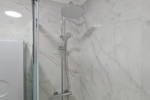 Huoneisto myytävänä Torrevieja, Alicante, Espanja, 1 makuuhuone, 51 m2 No. 183403 - kuva 23