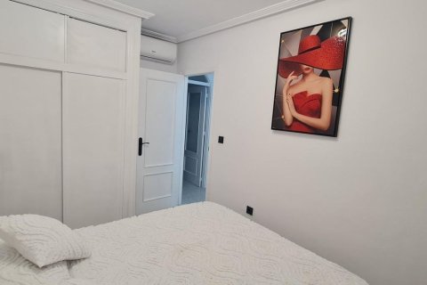 Huoneisto myytävänä Torrevieja, Alicante, Espanja, 1 makuuhuone, 51 m2 No. 183403 - kuva 5