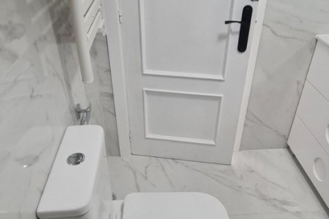 Huoneisto myytävänä Torrevieja, Alicante, Espanja, 1 makuuhuone, 51 m2 No. 183403 - kuva 16