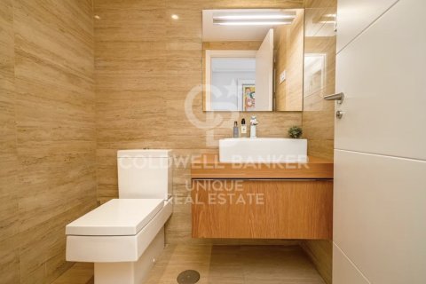 Takvåning till salu i Madrid, Spanien 4 sovrum, 277 kvm. Nr. 158793 - foto 5