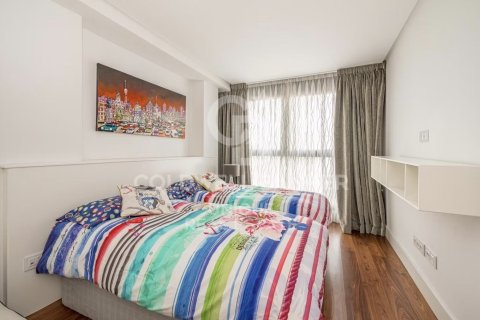 Takvåning till salu i Madrid, Spanien 4 sovrum, 277 kvm. Nr. 158793 - foto 11