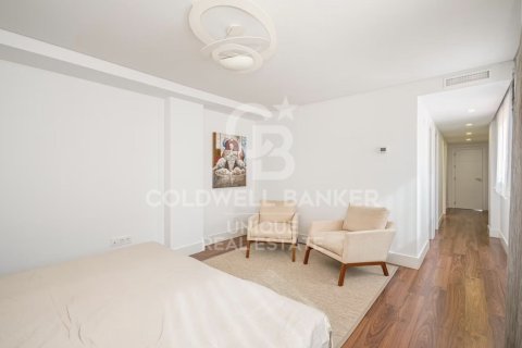 Takvåning till salu i Madrid, Spanien 4 sovrum, 277 kvm. Nr. 158793 - foto 4