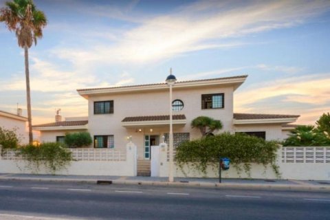 Продажа виллы в Бенидорм, Аликанте, Испания 6 спален, 390м2 №118940 - фото 2