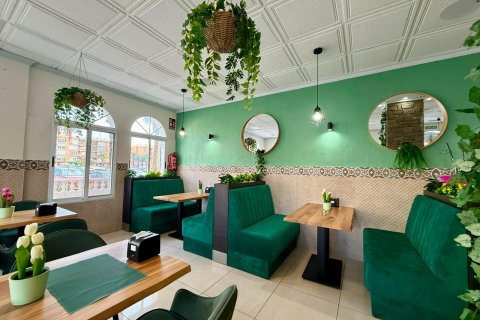Liikekiinteistö myytävänä Guardamar del Segura, Alicante, Espanja , 101 m2 No. 193302 - kuva 7