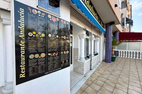 Liikekiinteistö myytävänä Guardamar del Segura, Alicante, Espanja , 101 m2 No. 193302 - kuva 16
