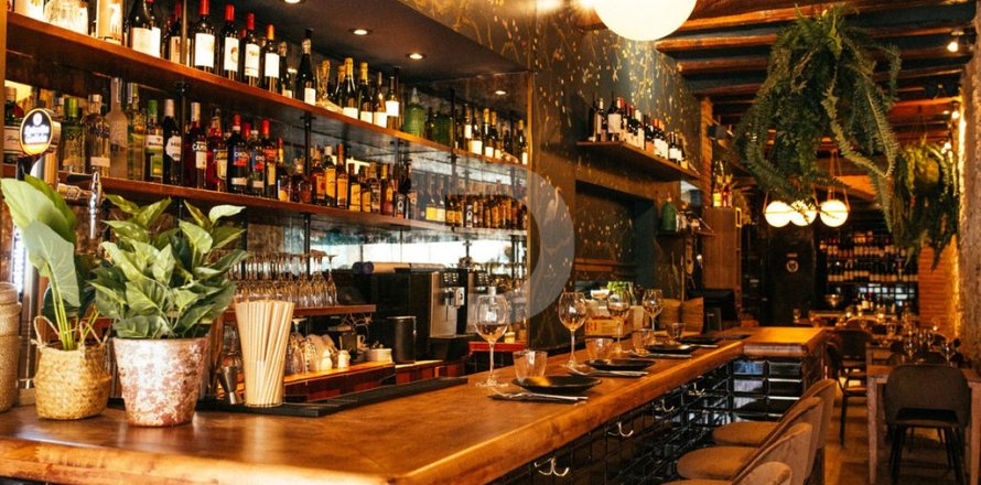 Commercial property à L'Eixample, Barcelona, Espagne 120 m2 No. 151903