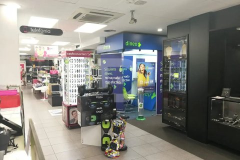 Продажа коммерческой недвижимости в Сантс-Монтжуик, Барселона, Испания 382м2 №151902 - фото 2