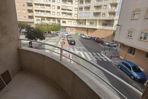 Apartment for sale in Torrevieja, Alicante, Spain 3 bedrooms, 76 sq.m. No. 184355 - photo 2