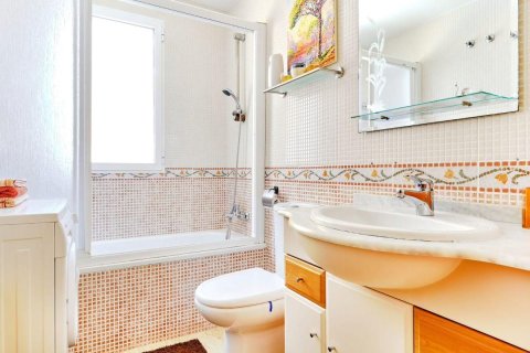 Apartment for sale in Dehesa De Campoamor, Alicante, Spain 110 sq.m. No. 190775 - photo 9