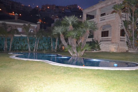 House à vendre à Cullera, Valencia, Espagne, 640 m2 No. 165294 - photo 30