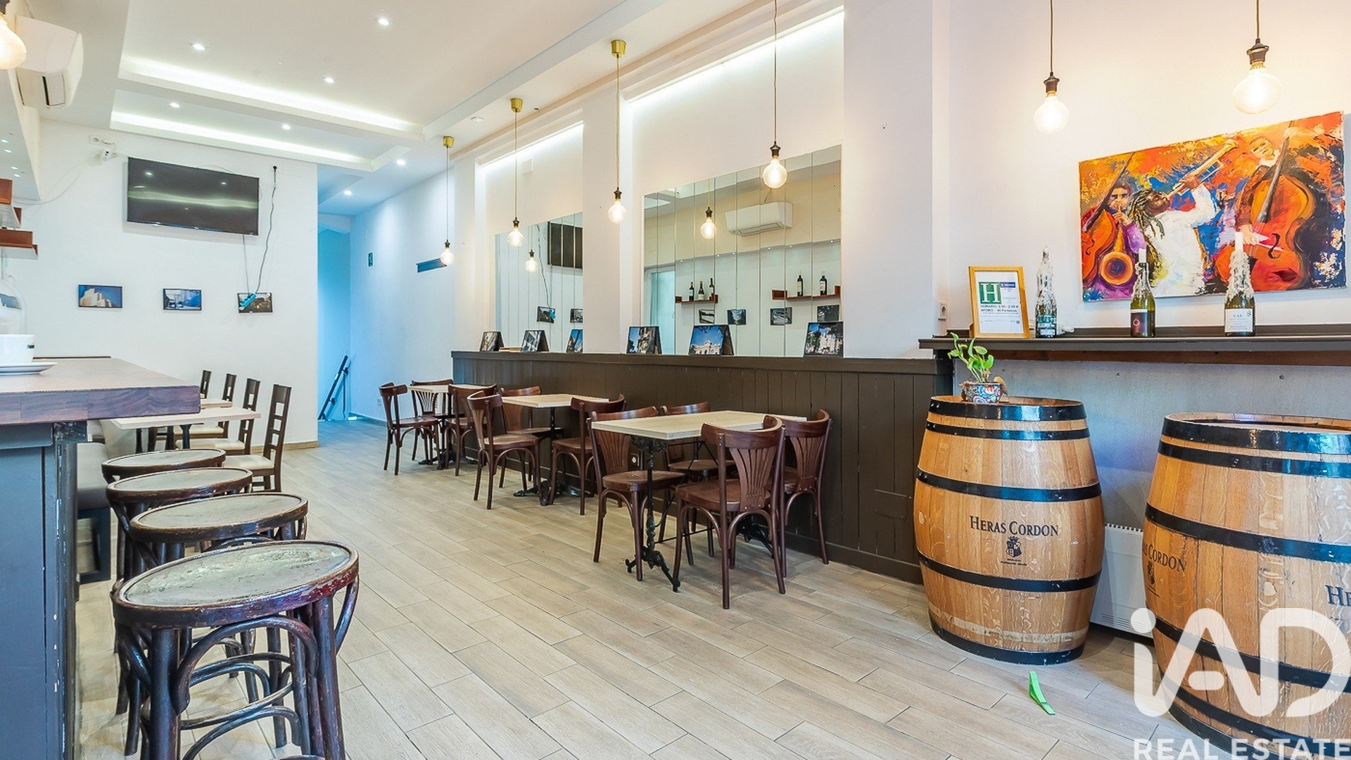 Commercial property in Madrid, Spain 1 bedroom, 140 sq.m. No. 195033