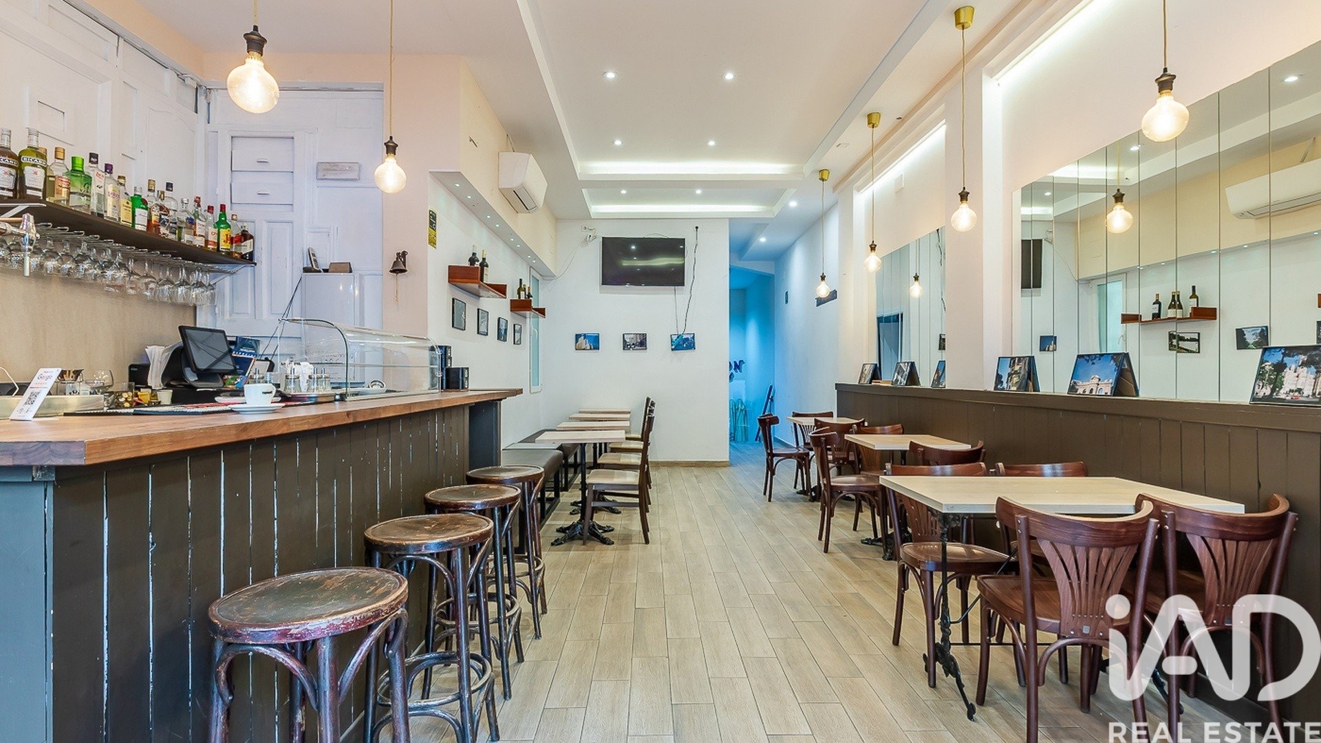 Commercial property in Madrid, Spain 1 bedroom, 140 sq.m. No. 195033