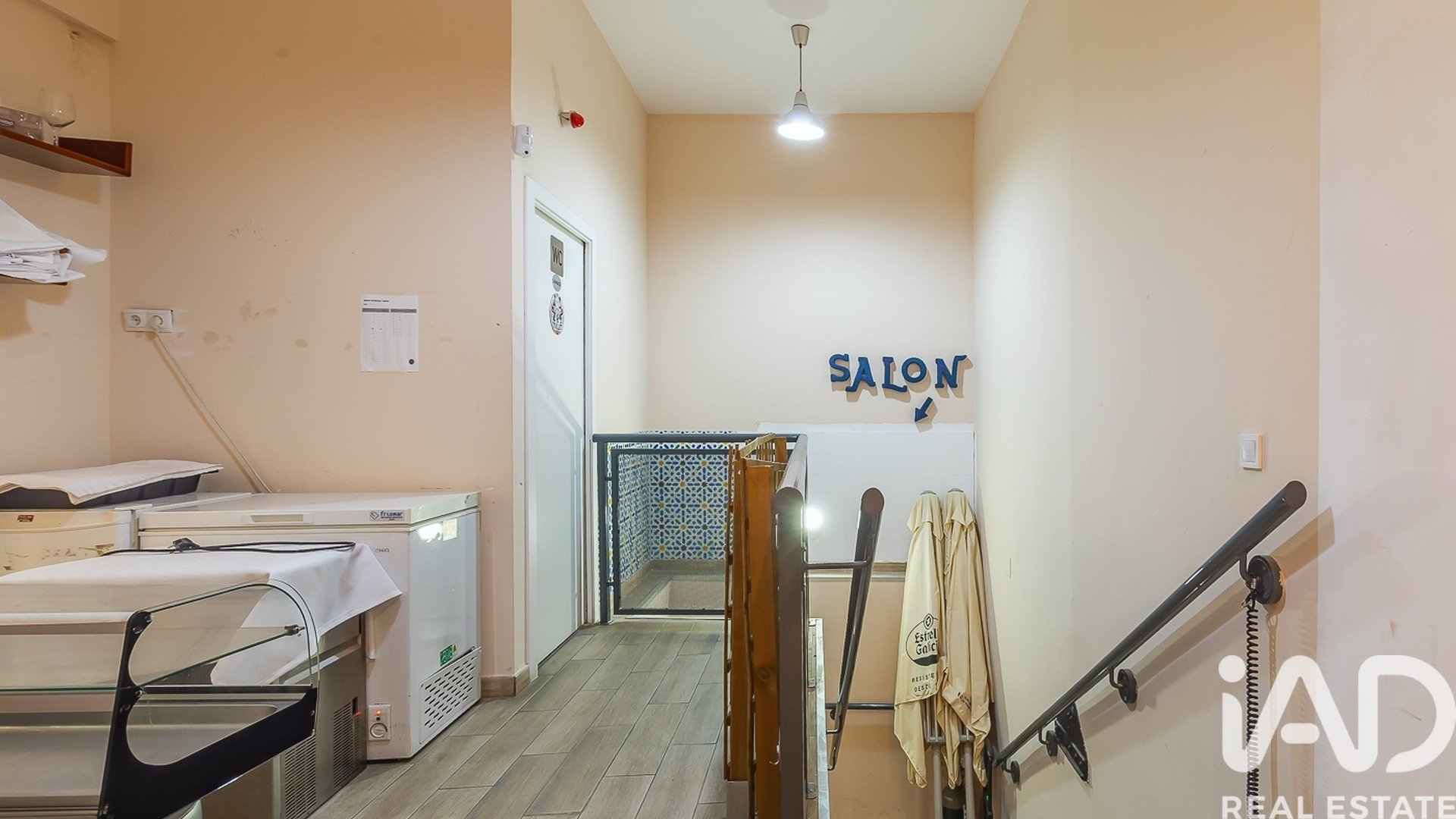 Commercial property in Madrid, Spain 1 bedroom, 140 sq.m. No. 195033