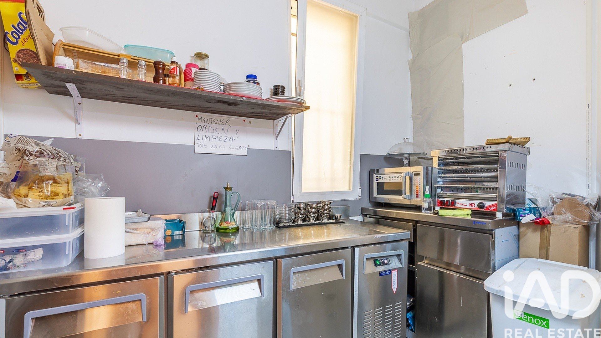 Commercial property in Madrid, Spain 1 bedroom, 140 sq.m. No. 195033