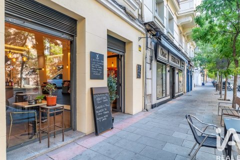 Commercial property à Madrid, Espagne 1 chambre, 140 m2 No. 195033