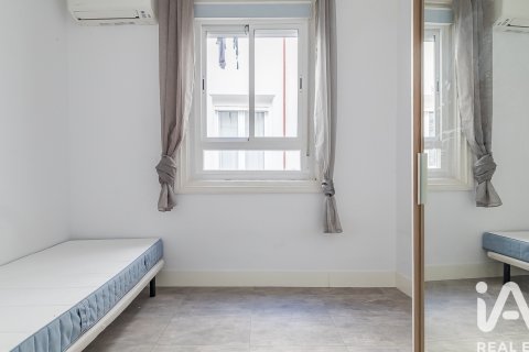 Аренда квартиры в Мадрид, Испания 4 спальни, 130м2 №195031 - фото 13
