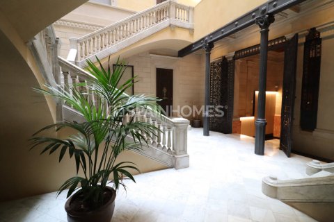 Продажа квартиры Барселона, Испания 4 спальни, 185м2 №138984 - фото 19