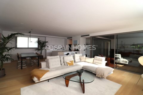 Продажа квартиры Барселона, Испания 4 спальни, 185м2 №138984 - фото 3