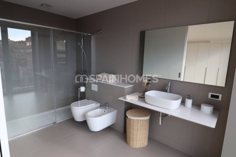 Продажа квартиры Барселона, Испания 4 спальни, 185м2 №138984 - фото 14