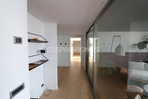 Продажа квартиры Барселона, Испания 4 спальни, 185м2 №138984 - фото 17