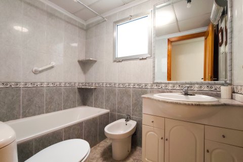 Huoneisto myytävänä Guardamar del Segura, Alicante, Espanja, 2 makuuhuonetta, 75 m2 No. 192318 - kuva 18