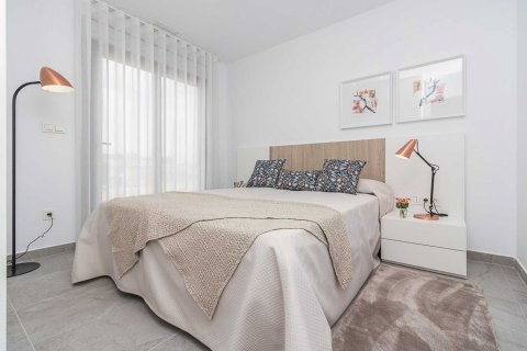 Bungalowi myytävänä Torrevieja, Alicante, Espanja, 3 makuuhuonetta, 83 m2 No. 76771 - kuva 6