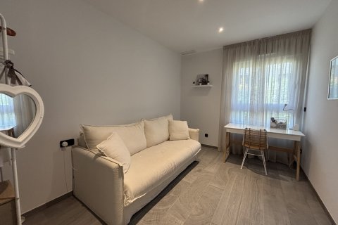 Продажа квартиры в Ломас де ла Хулиана, Аликанте, Испания 3 спальни, 90м2 №192331 - фото 20