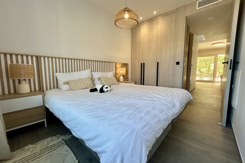 Продажа квартиры в Ломас де ла Хулиана, Аликанте, Испания 3 спальни, 90м2 №192331 - фото 19