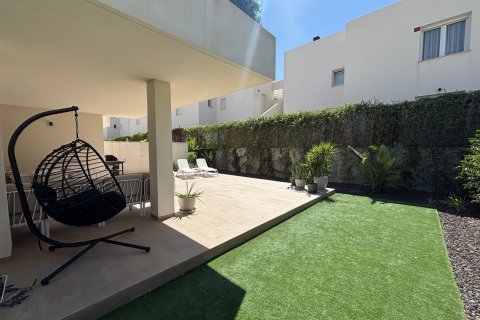 Продажа квартиры в Ломас де ла Хулиана, Аликанте, Испания 3 спальни, 90м2 №192331 - фото 28