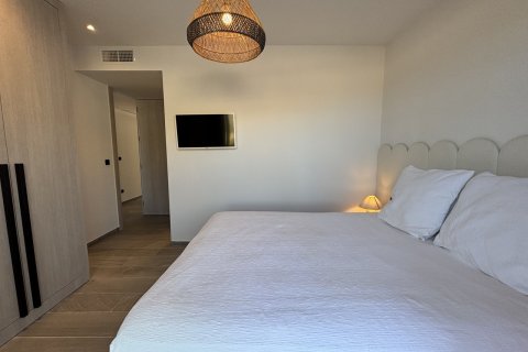 Продажа квартиры в Ломас де ла Хулиана, Аликанте, Испания 3 спальни, 90м2 №192331 - фото 14