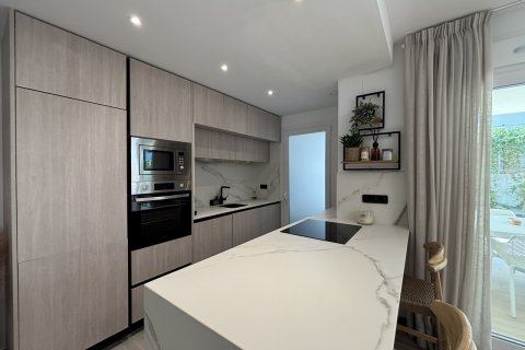 Продажа квартиры в Ломас де ла Хулиана, Аликанте, Испания 3 спальни, 90м2 №192331 - фото 7