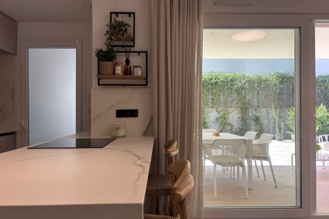 Продажа квартиры в Ломас де ла Хулиана, Аликанте, Испания 3 спальни, 90м2 №192331 - фото 12
