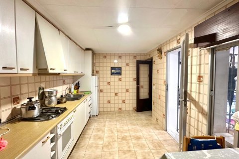 Kaupunkipientalo myytävänä Torrevieja, Alicante, Espanja, 4 makuuhuonetta, 144 m2 No. 192328 - kuva 13