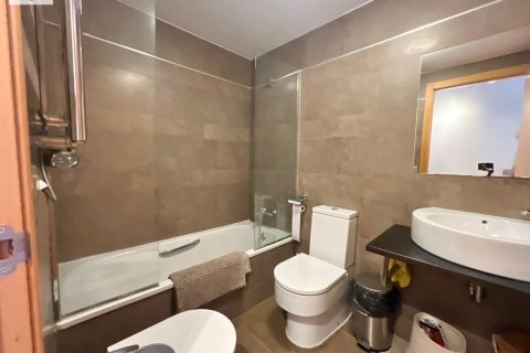 Huoneisto myytävänä Mislata, Valencia, Espanja, 1 makuuhuone, 110 m2 No. 167648 - kuva 13