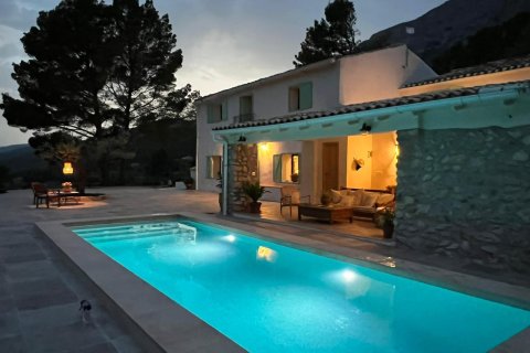 Villa for sale in Sella, Alicante, Spain 3 bedrooms, 354 sq.m. No. 167653 - photo 7