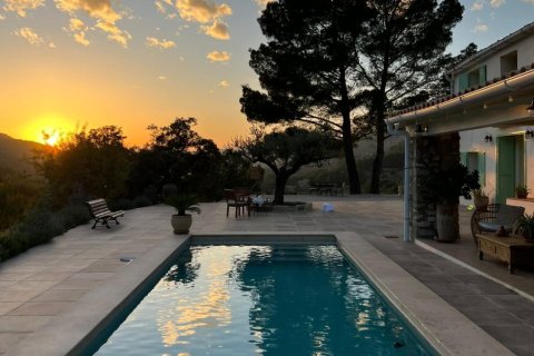 Villa for sale in Sella, Alicante, Spain 3 bedrooms, 354 sq.m. No. 167653 - photo 5